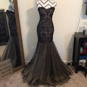 Xcite Lace & Tulle Sweetheart strapless gown